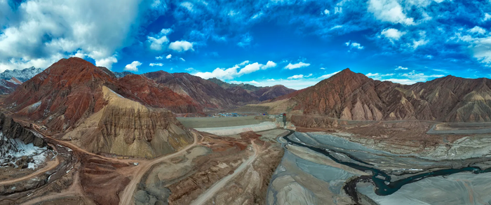 以水为脉，，，，，深耕建疆融疆民生沃土