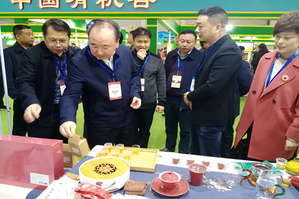 五峰特色农产品参展第十六届武汉农博会