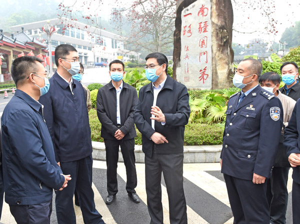 自治区副主席杨晋柏到凭祥市调研口岸运营 及防范境外疫情输入工作