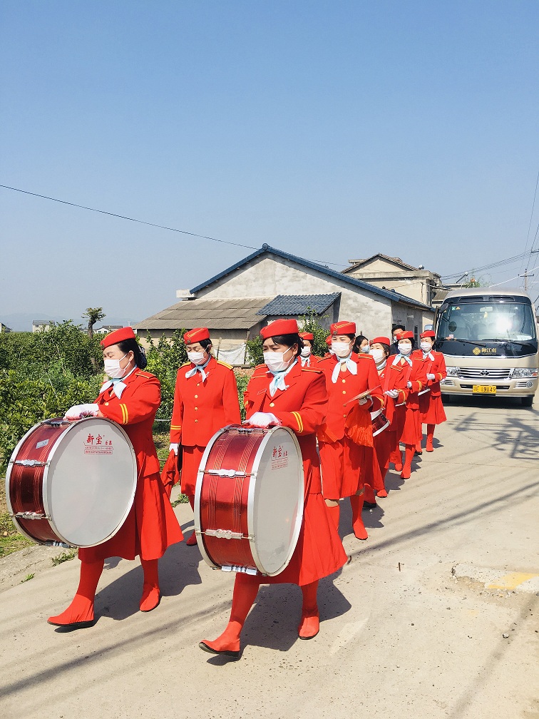 “美丽庭院”示范户挂牌，引领共建幸福乡村